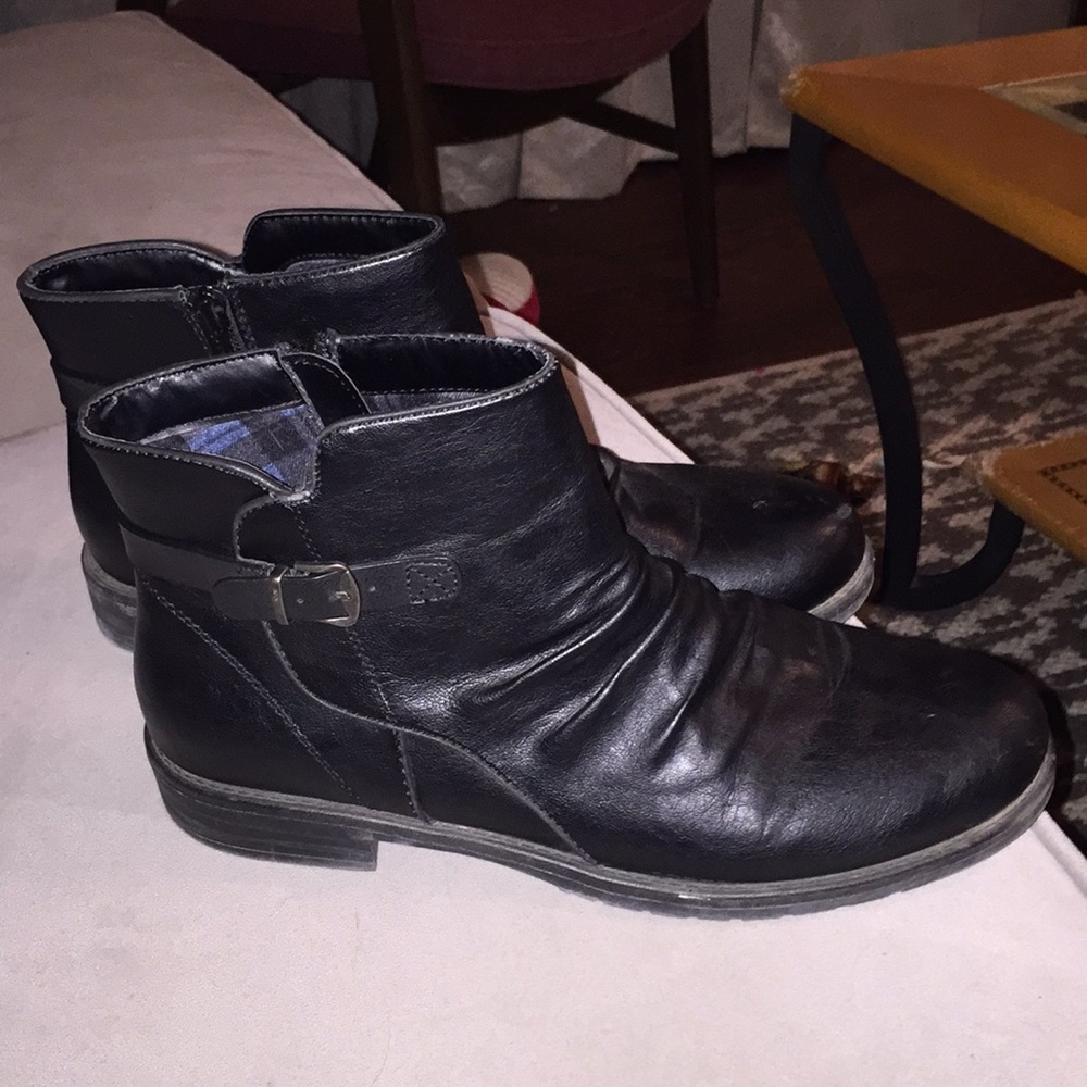 Baretraps Black Booties Size 11